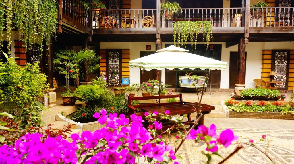 Lijiang Wangjia Courtyard Inn Kültér fotó
