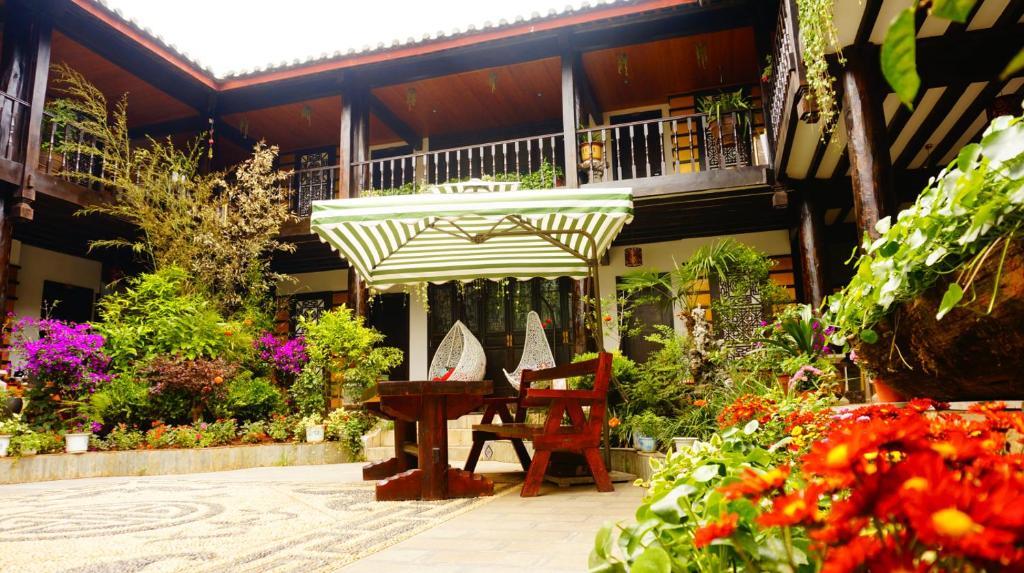 Lijiang Wangjia Courtyard Inn Kültér fotó