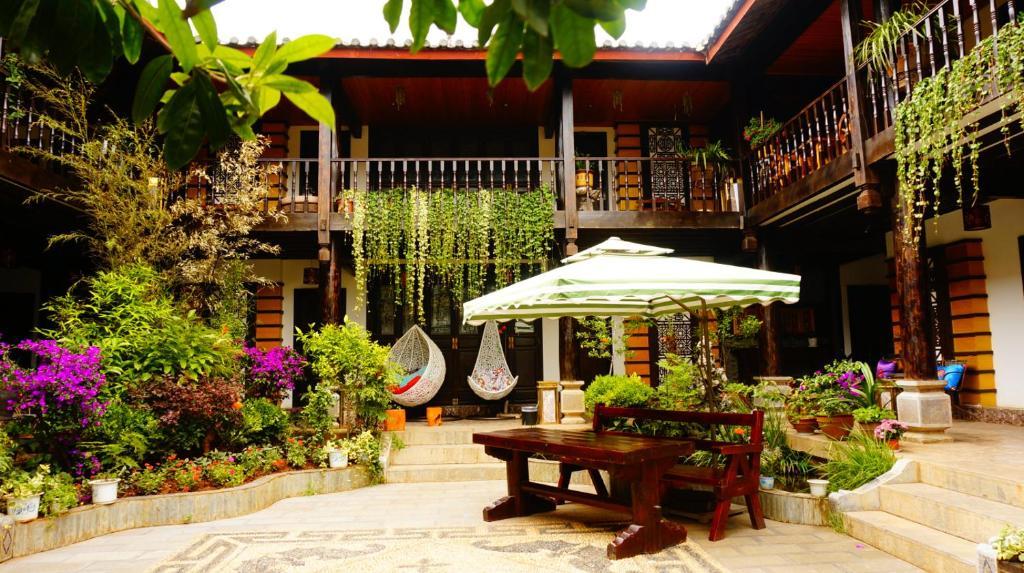 Lijiang Wangjia Courtyard Inn Kültér fotó